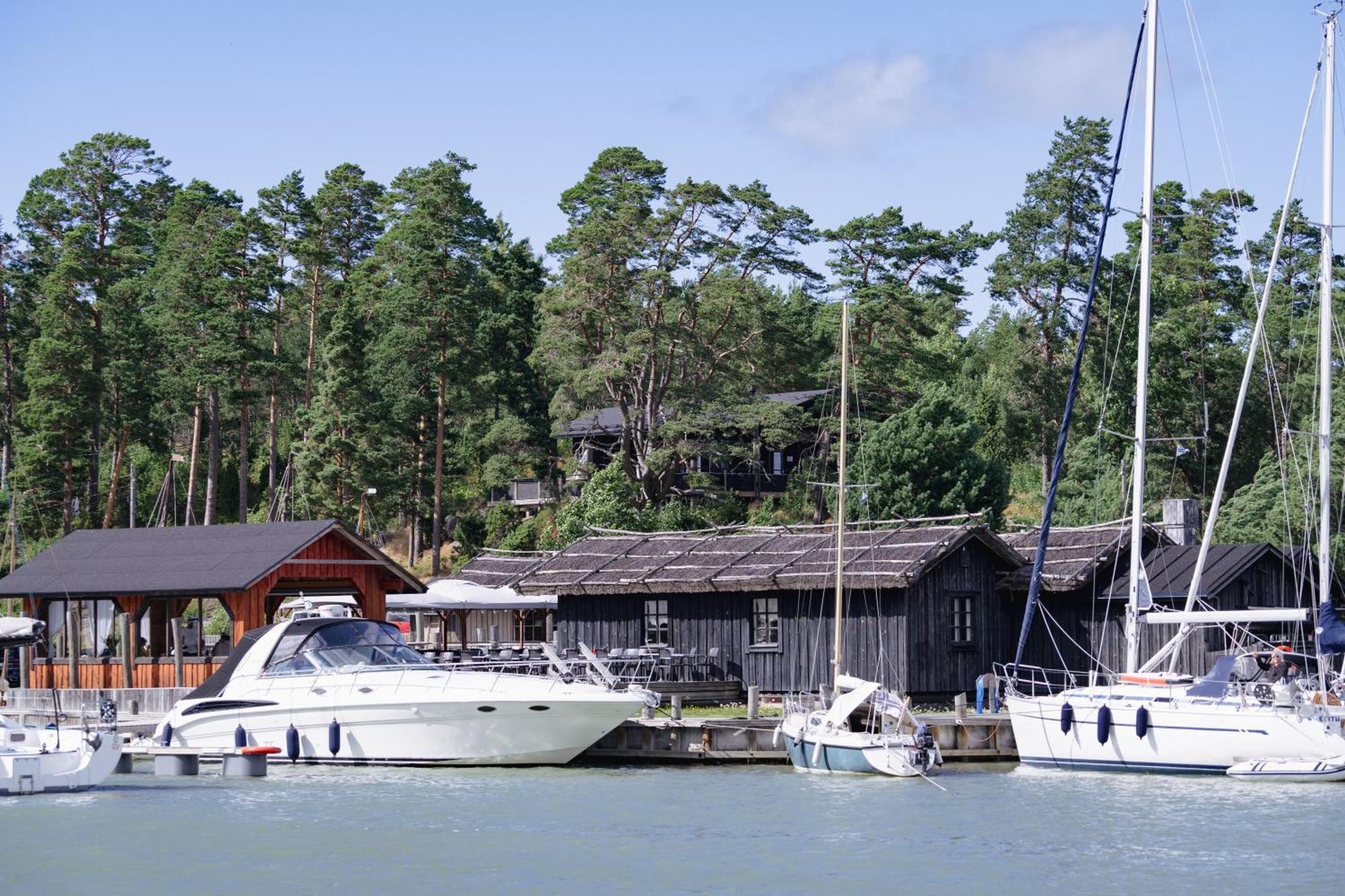 Peterzens Boathouse Villa Laupunen Exterior photo